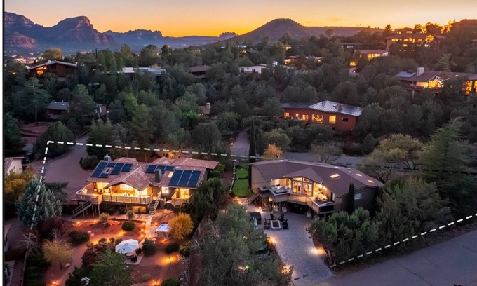 Uptown Sedona House | Uptown EPIC! Wow Views! 25Guest 2Homes 10BR 9BA Pool 2Spa 2GamesRM Walk Location