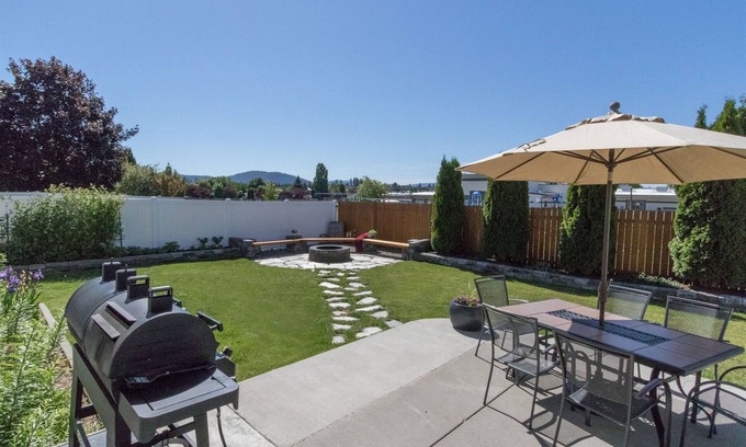 Coeur d'Alene House | 'Uptown Modern' in the beautiful Lake City awaits your arrival!