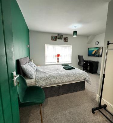 Failsworth Bed & Breakfast | UR PLACE