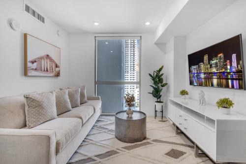 Overtown Apartment | Urban 1 Bed Oasis Near Brickell With Free Parking