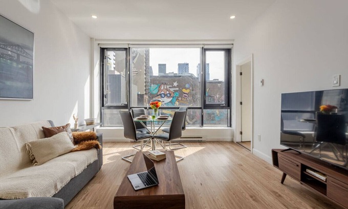 Downtown Montreal Apartment | Urban 1BDR Apartment on Bishop -MTL Live Spot