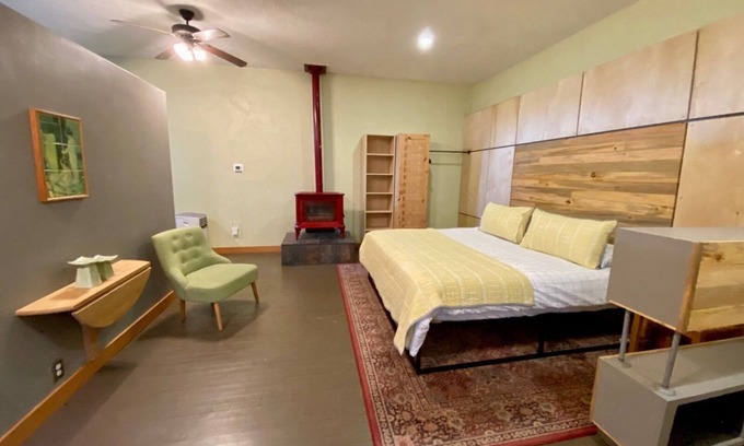 Springfield Apartment | Urban Apartment - The Annex
