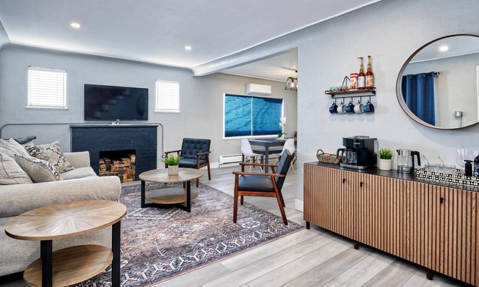 Speer House | Urban Bungalow 3 bedrooms King Bed-8 guests