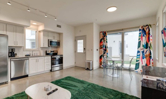 South Nashville Condo | Urban-Chic Condo: 1.4mi to New SC Stadium! Sleeps