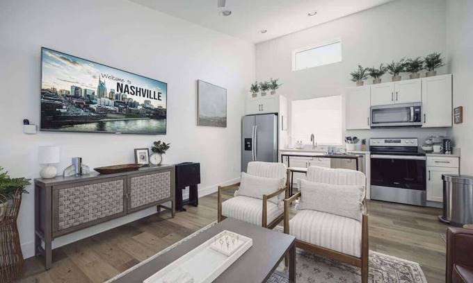 Talbot's Corner House | Urban-chic Home in Nashville - Close to Broadway!