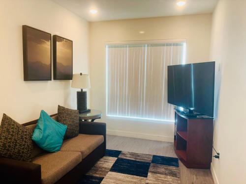 Pico-Union Apartment | Urban Chic residence in Central LA