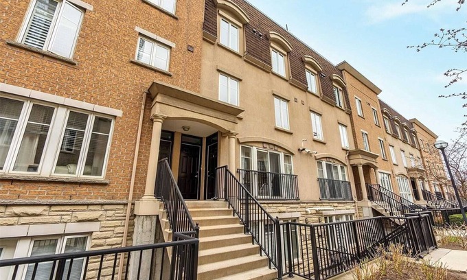 King West Village Condo | Urban-Chic Townhouse in Liberty Village