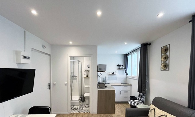 Amerique Apartment | Urban Flat 183 - Charming Studio in Paris