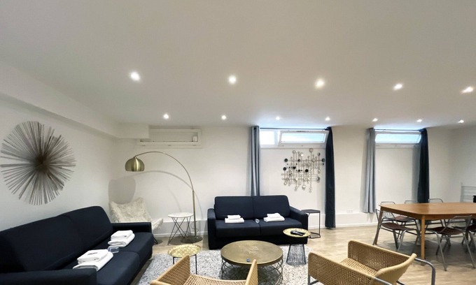 Amerique Apartment | Urban Flat 185 - Pretty 2 Bedroom Apartment in Paris
