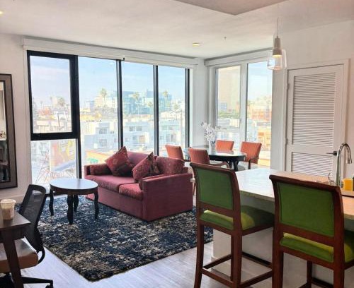 Pico-Union Apartment | Urban Gorgeous Hollywood Living with rooftop views and BBQ, GYM