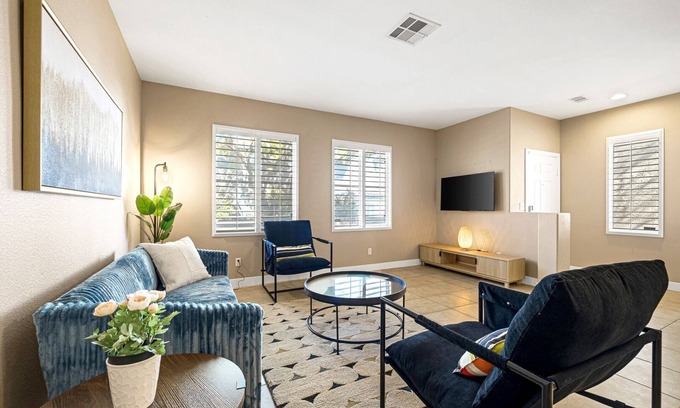 Summerlin South House | Urban house near DT Summerlin