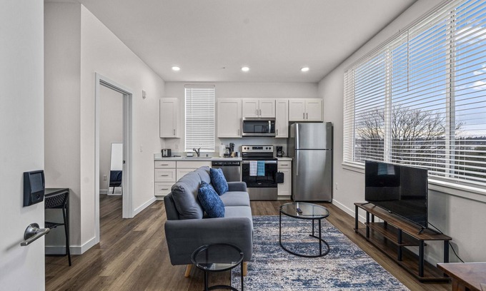 South Tacoma Apartment | Urban Living: Stylish Apts in the Heart of Tacoma