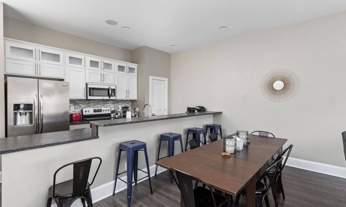 Fountain Square House | Urban Luxury in Fountain Square - Walk to Fun!
