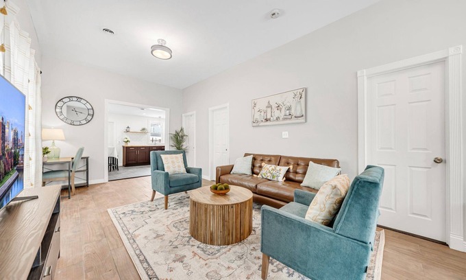 Buffalo House | Urban Nest 118 - Sleeps 6