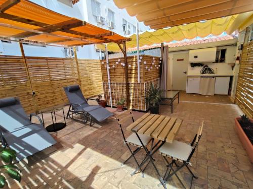 Leon XIII-Los Naranjos Apartment | Urban Nest