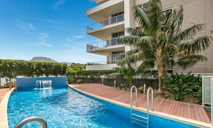 Wollongong CBD Apartment | Urban Oasis