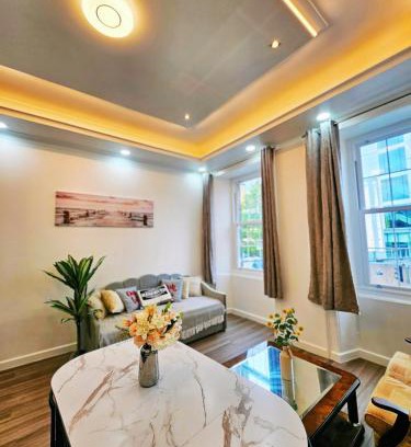 Gifford Apartment | Urban Oasis