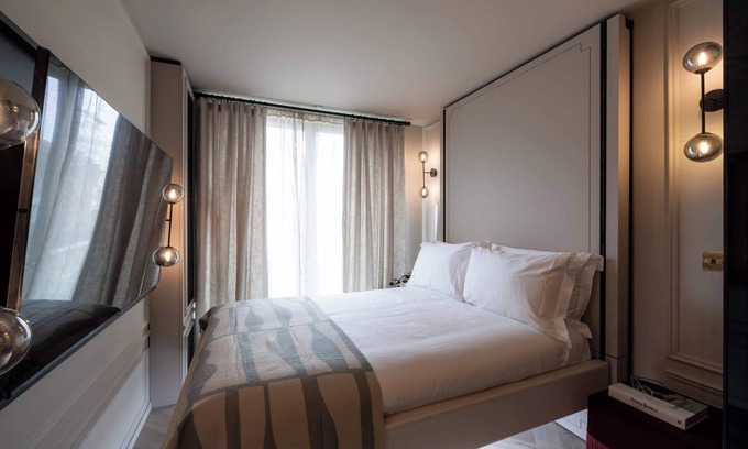 Brondesbury Park Apartment | Urban Oasis - Studio with Gym, Cinema, Gardens