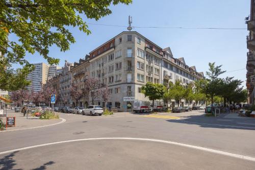Sihlfeld Apartment | Urban Oasis with Queen Bed and View BE-54
