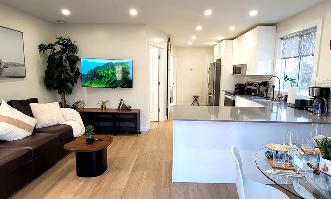 Winnipeg Apartment | Urban-Peg: Modern Comfort in the Heart of the City