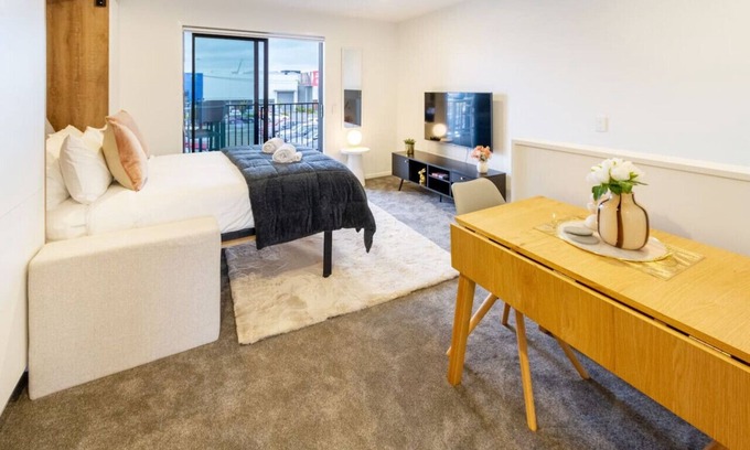 Christchurch City Centre House | Urban Retreat at 8 Wilmer: Upper Level Studio Gem