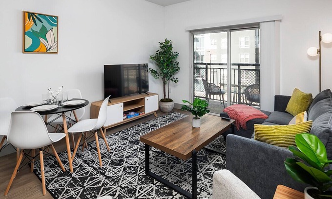 Charlotte Center City Apartment | Urban Retreat | Free WiFi+Parking, Walk to Stadium