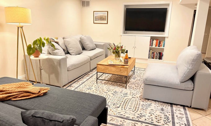 Adams Morgan Apartment | Urban retreat in lively Kalorama