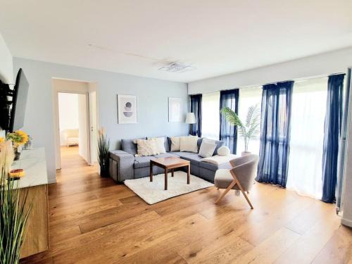Clichy Apartment | Urban Serenity - Spacieux F4 proche Paris