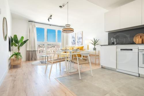 Palma-Palmilla Apartment | Urban Sky apartment with parking & gym by REMS
