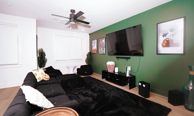 Mechanicsville House | Urban Stylish 4 Story Townhome in Downtown Atlanta with Rooftop + 2 car garage