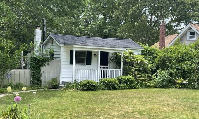 Hampton Bays House | US GOLF OPEN - Private home & great back yard -7 NIGHT MINIMUM