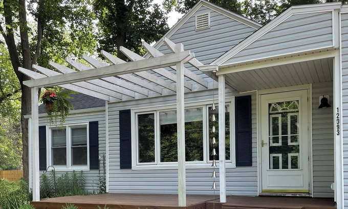 Harbert House | Charming Sawyer Retreat Near Lake Michigan – Explore Local Beaches, & Wineries!