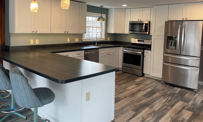 Waterbury Apartment | Clean 3br apt. Historical Waterbury Village. Nearby Stowe and Sugarbush skiing.