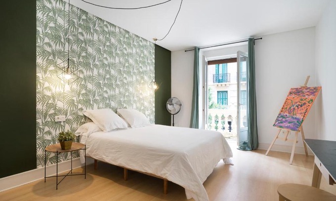 Gros Apartment | Usandizaga Apartment, Second line beach, free Parking