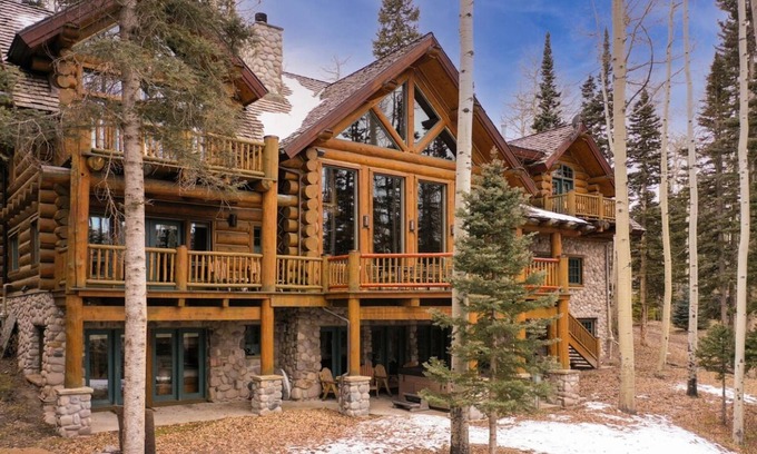 Mountain Village Cabin | Ute Lodge in the heart of Mountain Village