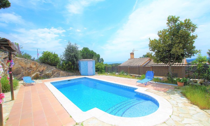 Lloret Blau Villa | V&V Lloret-Villa Galaxia: beautiful house for 6 people with pool in a quiet area