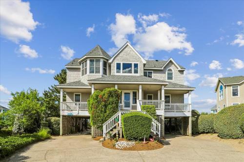 Ocean Hill House | V1233- Easton's Beach