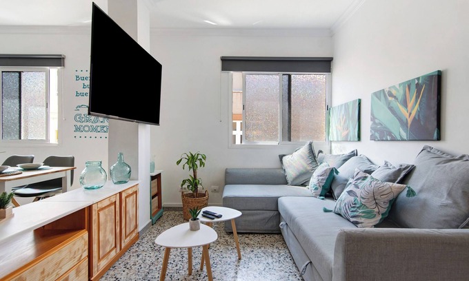 Las Palmas de Gran Canaria House | Vacation Home "Casa Turquesa" with Wi-Fi