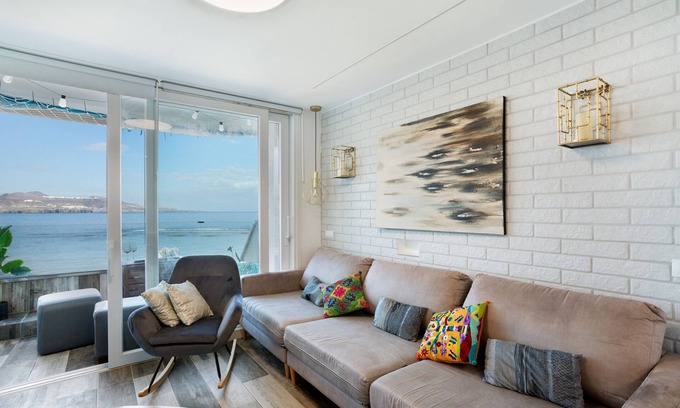 Las Palmas de Gran Canaria Apartment | Vacation Apartment 'Flat Belvedere Las Canteras Beach' with Sea View, Private Terrace and Wi-Fi