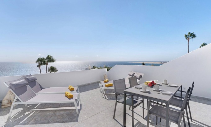 San Agustin House | Vacation Home 'Bungalow Seaview' with Sea View, Shared Pool and Wi-Fi