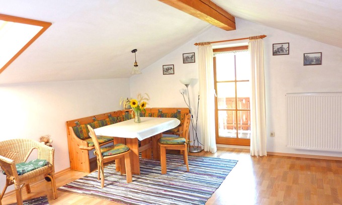 Aschau im Chiemgau Apartment | Vacation apartment II combined living room/bedroom and south-facing balcony, 33 sqm