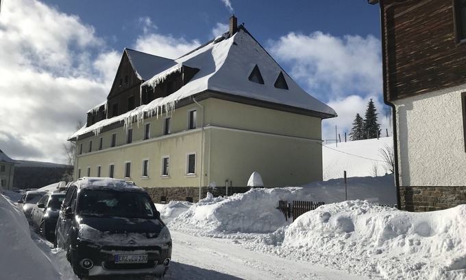 Johanngeorgenstadt Apartment | Vacation apartment directly at the cross-country ski trail entrance Charging possibility e-car/hybrid!