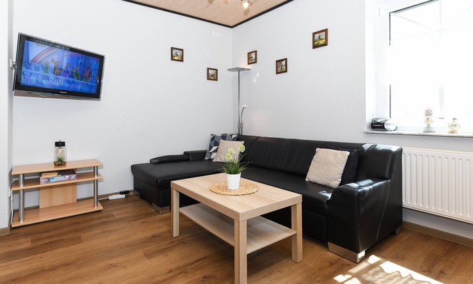 Neuharlingersiel Apartment | Vacation apartment Luuv - House Flinthörn