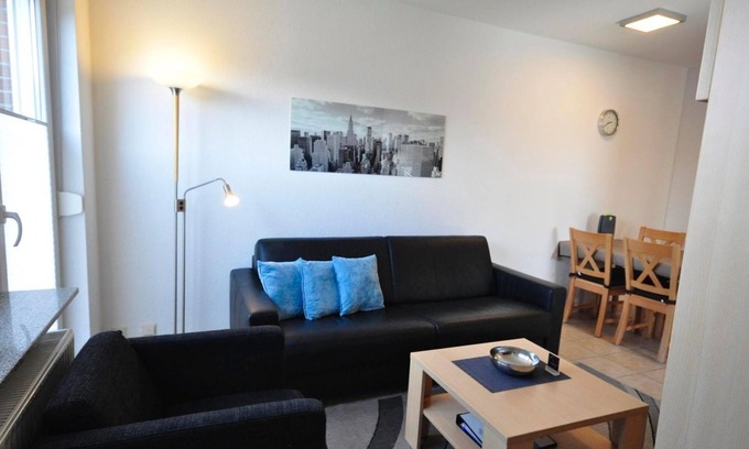 Neuharlingersiel Apartment | Vacation apartment Juist Deichringstr. 10 Whg. 4 - Haus Südereck