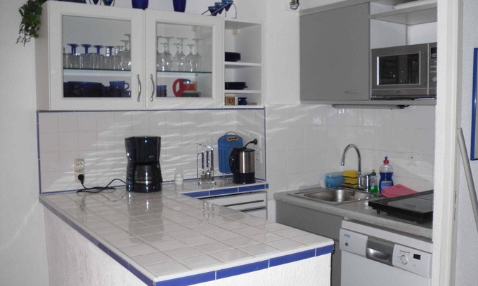 La Croix-Valmer Apartment | Vacation apartment in a small complex, with pool, parking space, loggia, terrace