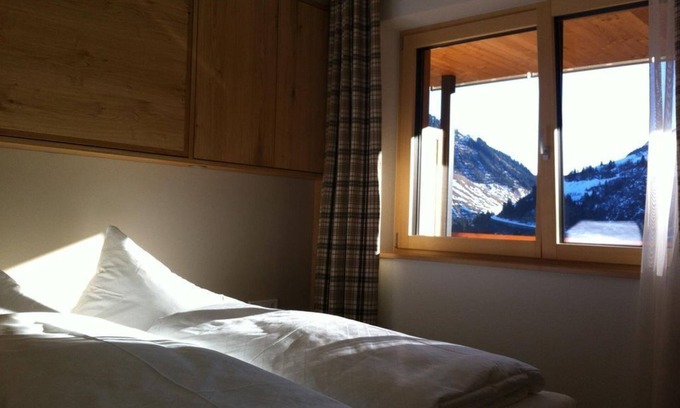 Damuels Apartment | Vacation apartment, 1 bedroom - Flora Alpinea