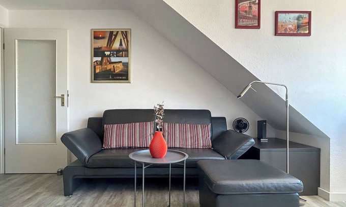 Doese Apartment | Vacation apartment 17 near the beach in Haus Elbstrom with a view of the Döse spa gardens
