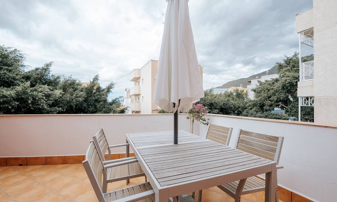 Adeje Apartment | Vacation Apartment '4 Esquinas Adeje Home 2' with Mountain View, Wi-Fi and Air Conditioning