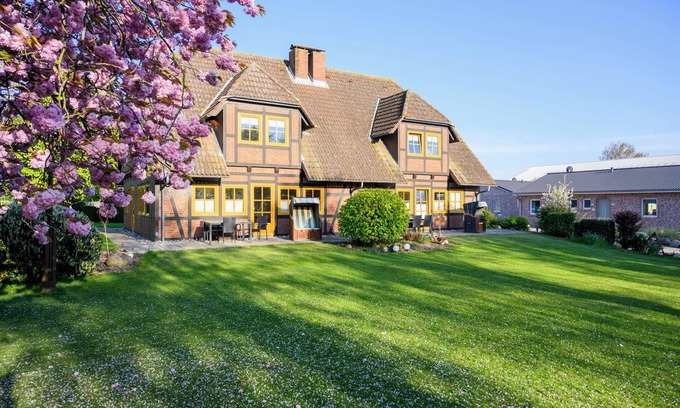 Vadersdorf Apartment | Vacation apartment half-timbered house "Westen oben" - Bauernhof Hopp