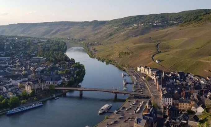 Bernkastel-Wittlich District Apartment | Vacation apartment in prime location on the Moselle with balcony & garden.